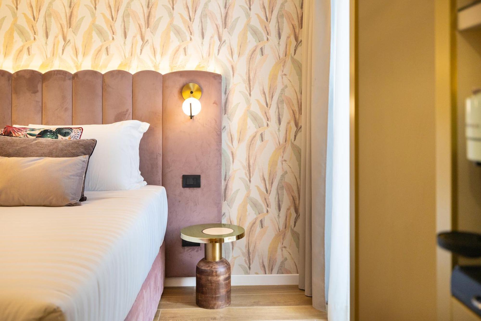 Mavi Luxury Rom